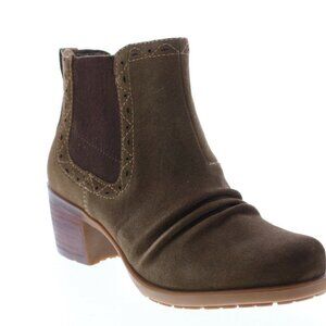 Earth Suede Denali Aspect Boots  Brown Size 10 New in Package